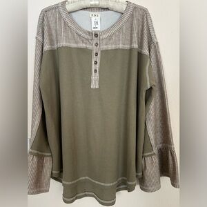 POL Oversized Olive Brown Bell Sleeve Waffle Knit Henley Top Women’s Sz Medium
